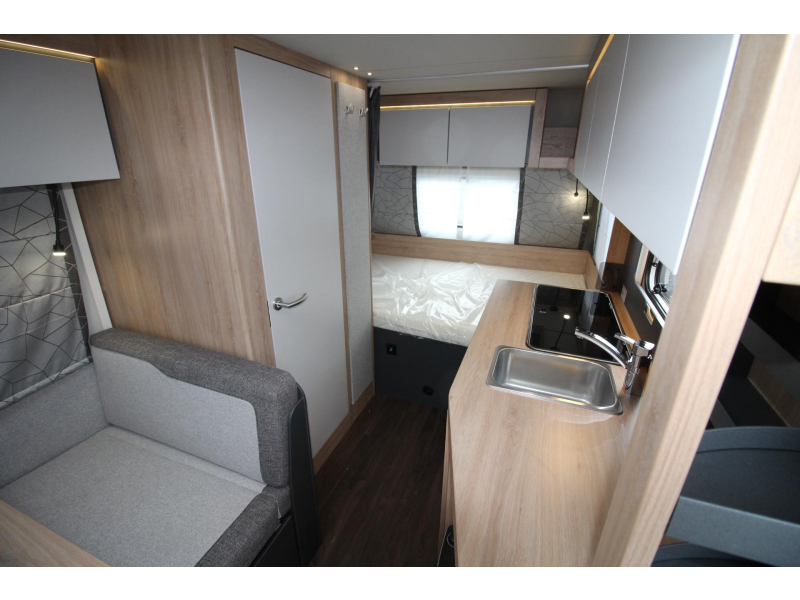 Knaus Sport 420 QD Dwarsbed & ruime keuken!  foto: 6
