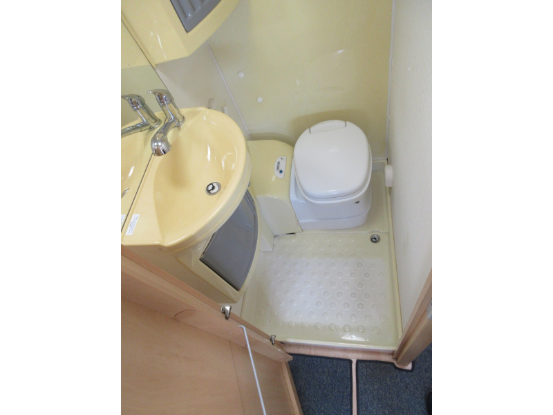 Dethleffs Camper 395 HK LICHTGEWICHT EN MET MOVER  foto: 9