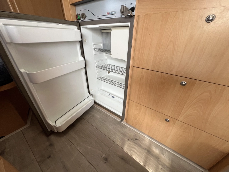 Adria Unica 432 PX voortent en luifel  foto: 8