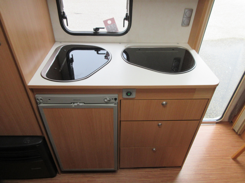 Adria Altea 462 PK LICHTGEWICHT EN VOORTENT  foto: 12