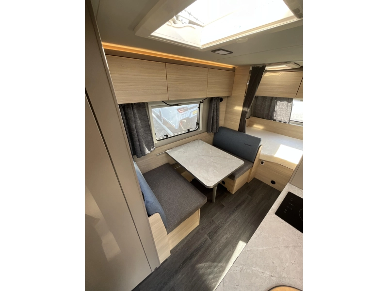 Weinsberg CaraLife 470 QDK STAPELBED-AIRCO-LICHTGEW.  foto: 1