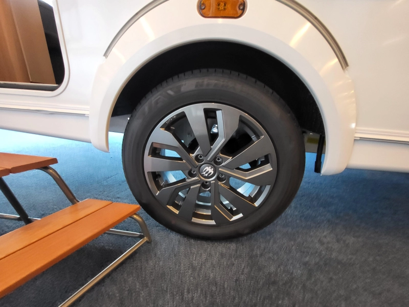 Knaus Sport 400 QD super compleet af fabriek 