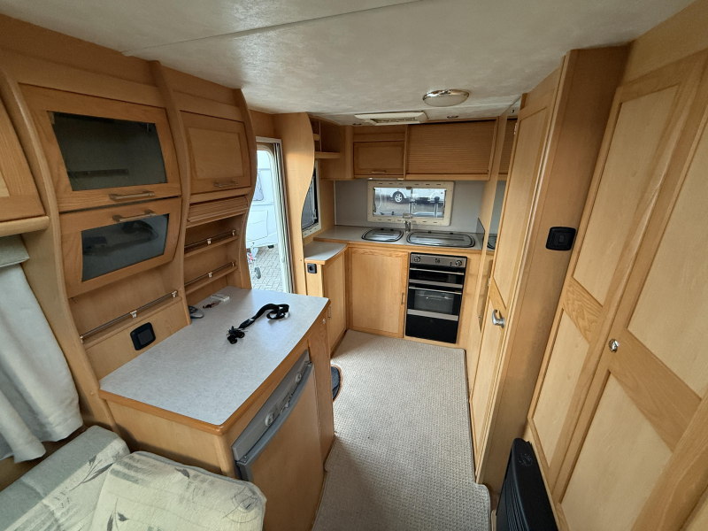 Elddis Odyssey 432 Enkele bedden, Mover Tent  foto: 9