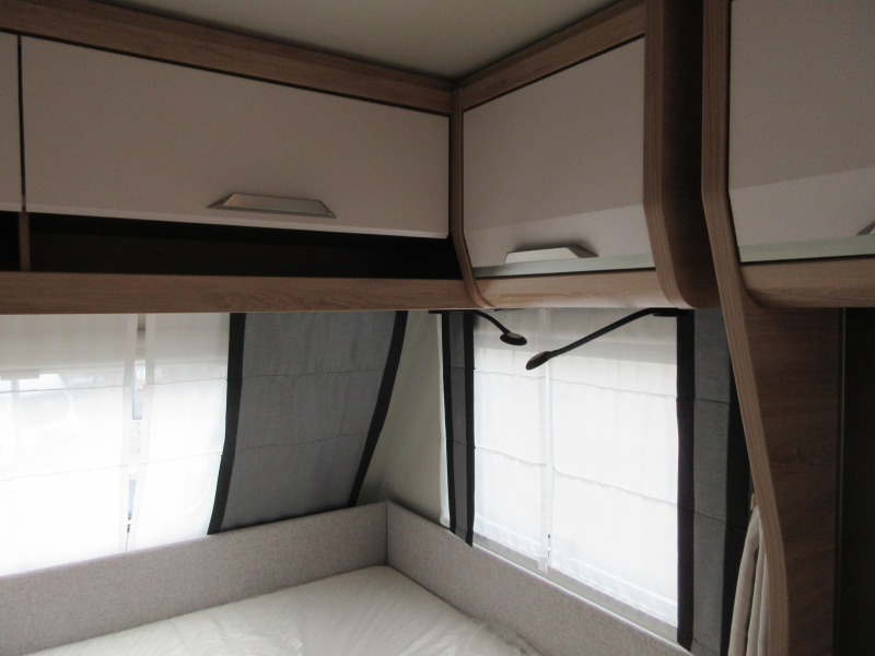 Knaus Sudwind Black Selection 420 QD COMPACT EN GROTE KEUKEN !  foto: 11