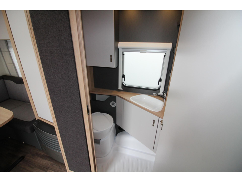 Knaus Sport 500 EU Enkele bedden & rondzit!  foto: 17