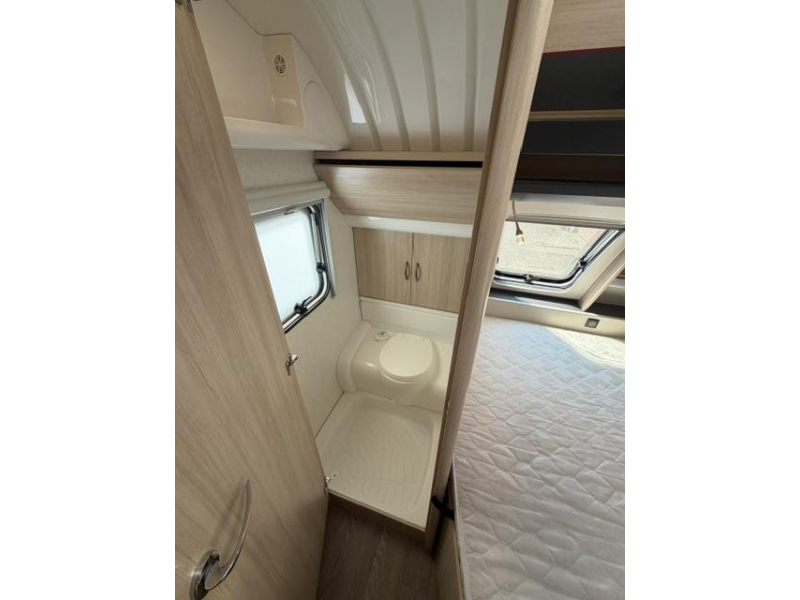 Hobby De Luxe Edition 460 UFE Incl. Luifel en Mover  foto: 17