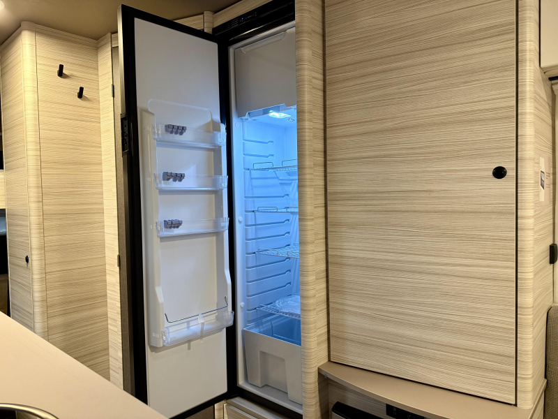 Dethleffs C'Joy Active 480 QLK stapelbed  foto: 17