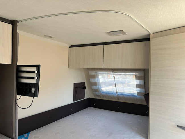 Caravelair Antares 476 Family Stapelbed | Fietsenrek | Voortent | TV | Fransbed | Treinzit | Hor foto: 8