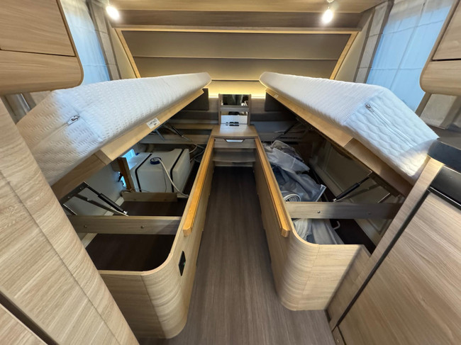 Knaus Südwind 460 EU foto: 21