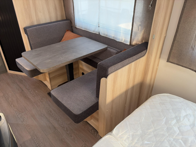 Hobby De Luxe 460 SFF Model 2027  foto: 7