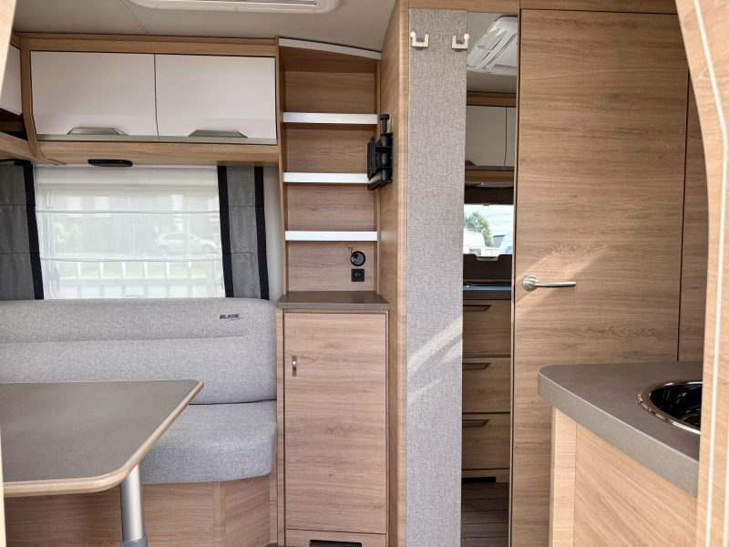 Knaus Sudwind Black Selection 460 EU Airco Actie!  foto: 16