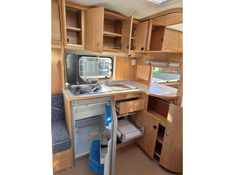 Bürstner Ventana 460 TS Mover-Luifel met voorwand  foto: 10