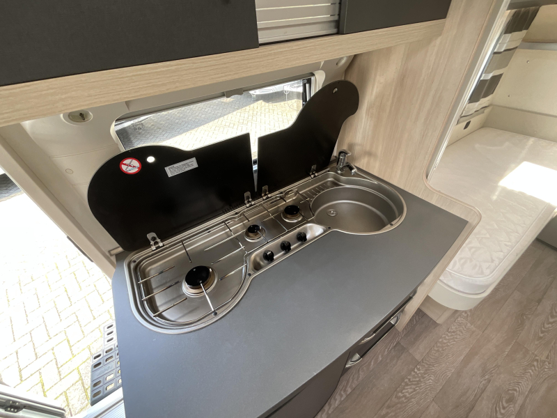 Hobby De Luxe Edition 460 LU ENKELE BEDDEN-MOVER  foto: 7