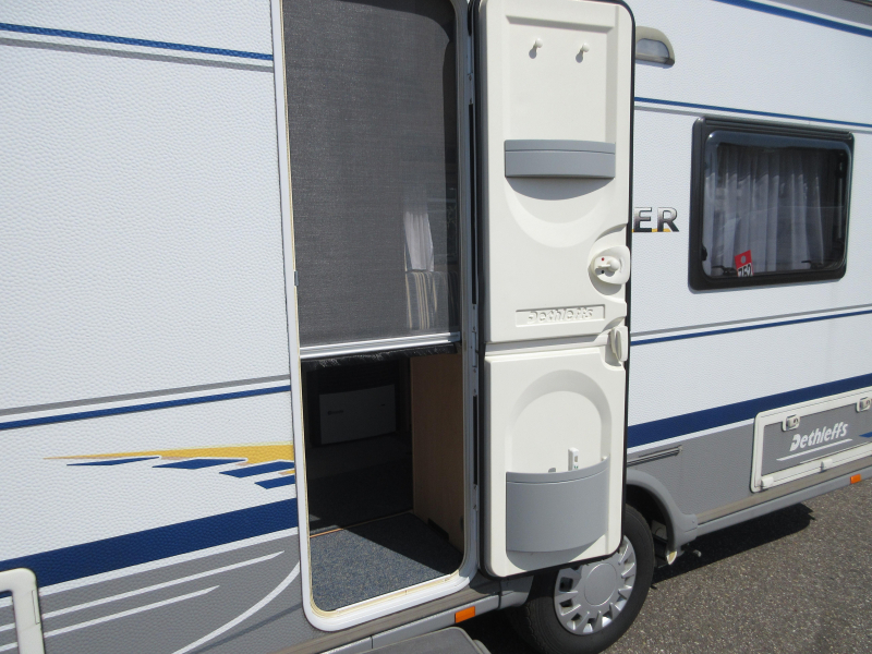 Dethleffs Camper 395 HK LICHTGEWICHT EN MET MOVER  foto: 17