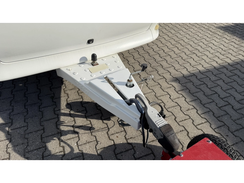 Hobby De Luxe 460 UFE frans bed rondzit toilet  foto: 15