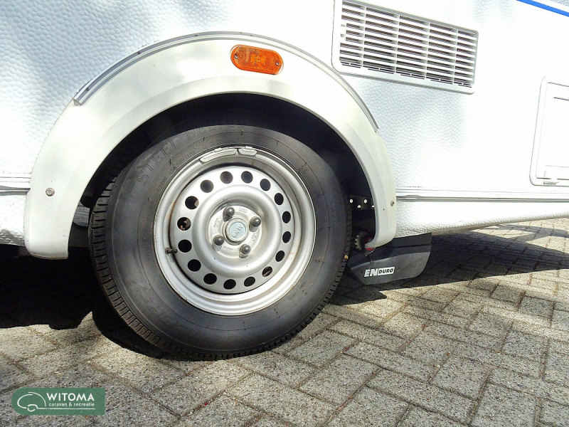 Knaus Sport 420 mover + voortent  foto: 20