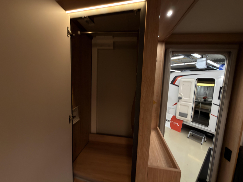 Knaus Sport Platinum 450 FU +vloerverwarming+1700kg  foto: 14