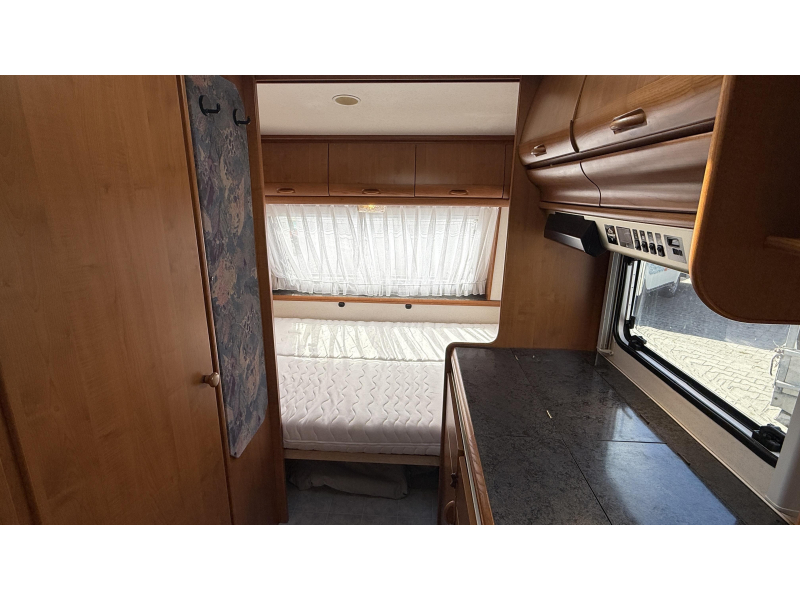 Hobby Excellent 470 rondzit bed toilet  foto: 11