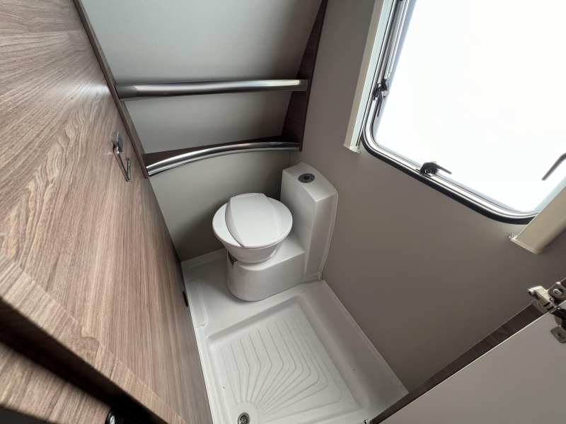 Knaus Sport Silver Selection 540 FDK stapelbed , 5 persoons  foto: 13