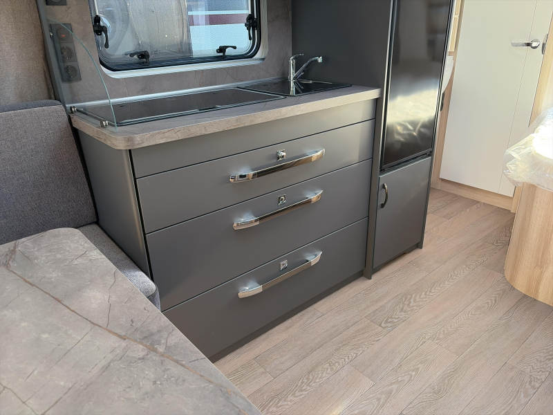 Hobby De Luxe 460 UFE Model 2027  foto: 5