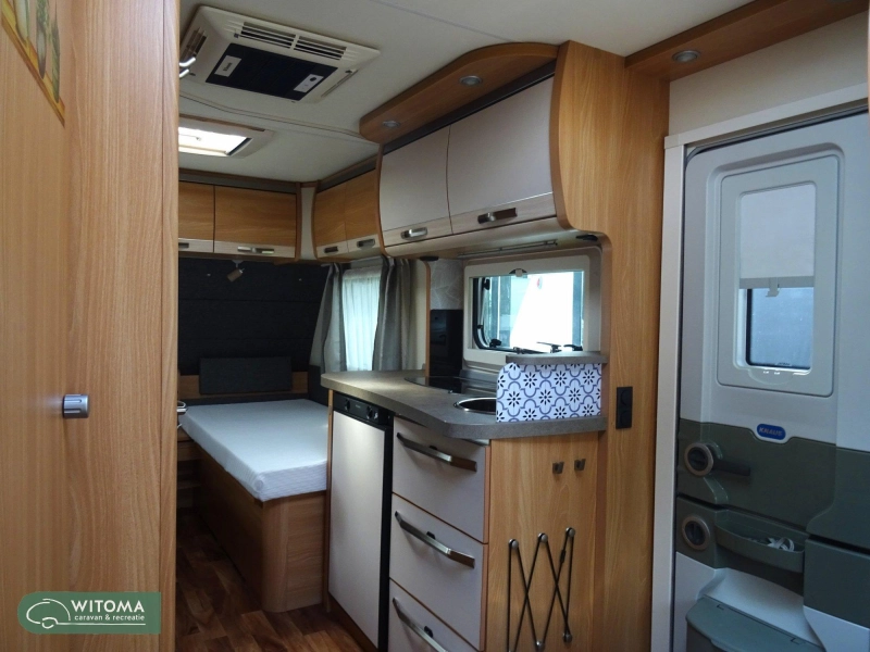 Knaus Sudwind Limited Edition 460 EU mover-Thule omnistor luif  foto: 3