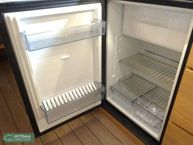 Knaus Sudwind Black Selection 460 EU 50 jaar Witoma voordeel!  foto: 13