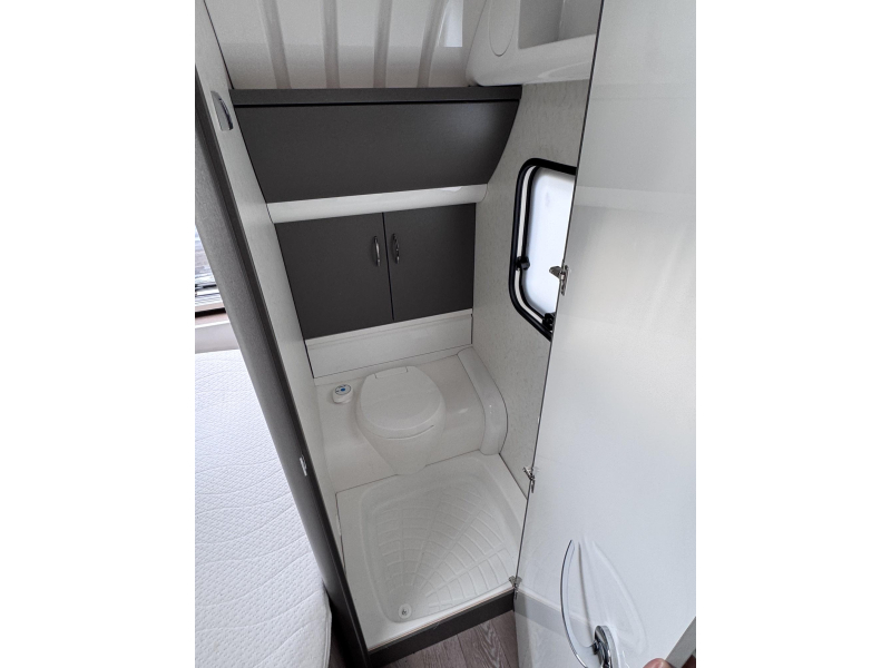 Hobby Excellent Edition 560 KMFE Voortent-mover  foto: 10