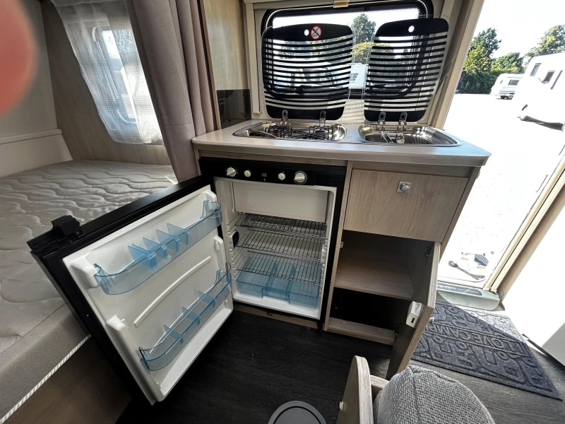 Caravelair Alba 390 Mover, Voortent & luifel  foto: 11