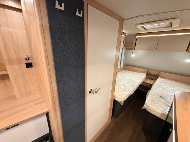Knaus Sport 460 EU 1800KG + Enkele bedden  foto: 7