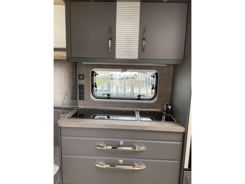 Hobby De Luxe 540 UL Enkele bedden 