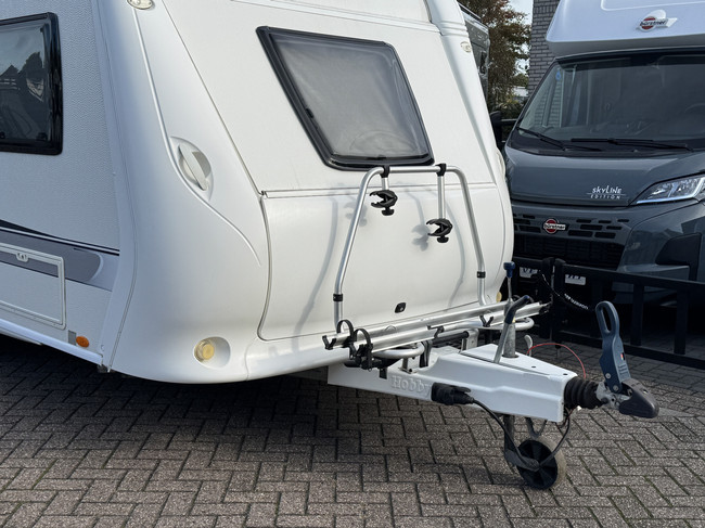 Hobby Excellent 495 UL met ENKELE BEDDEN en grote rondzit **Mover/Reservewiel/XXL Koelkast/Fietsendrager voor & achter/Zeer nette staa foto: 5