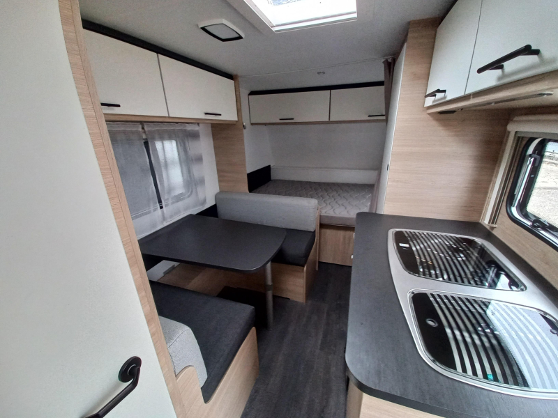Caravelair Alba Family 466 voortent-uitbouw-mover 