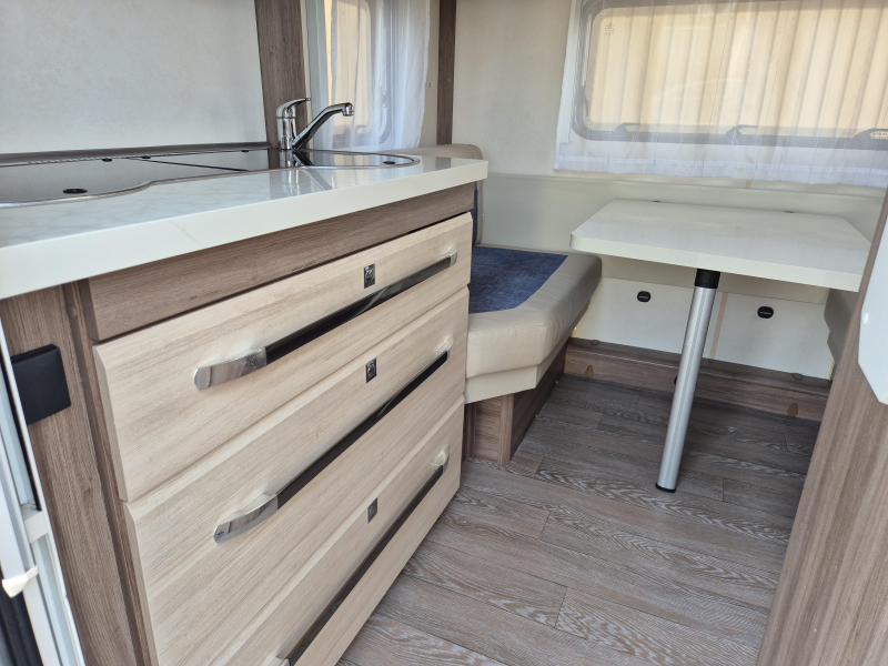 Hobby De Luxe 400 SFE 
