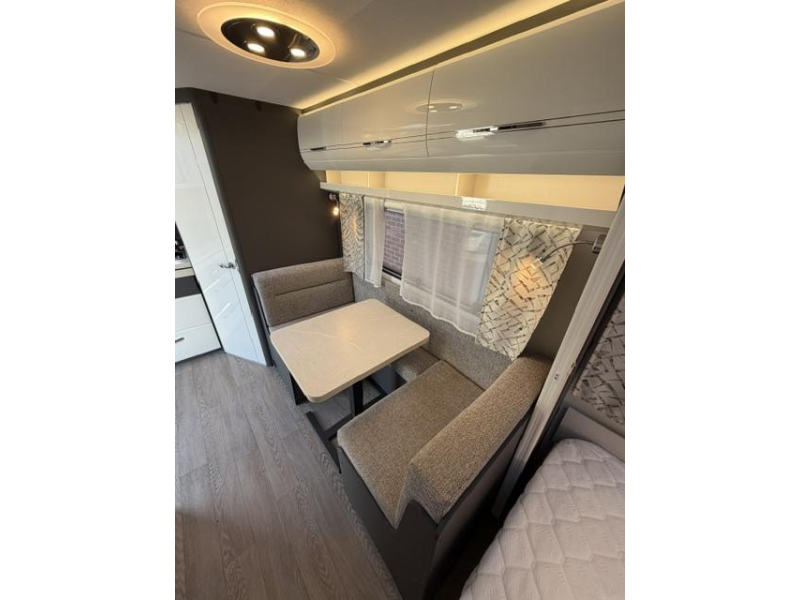 Hobby Excellent 460 SL Incl. Mover en Voortent  foto: 16