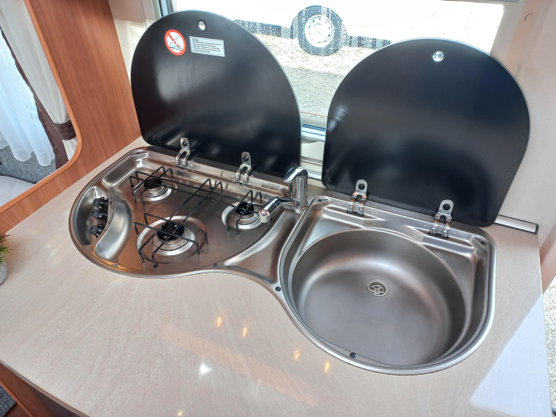 Hobby De Luxe 400 SF voortent-fietsendrager  foto: 10