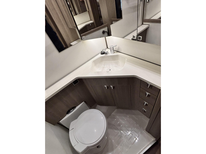 Kabe Royal 560 GLE Lengte bedden  foto: 7
