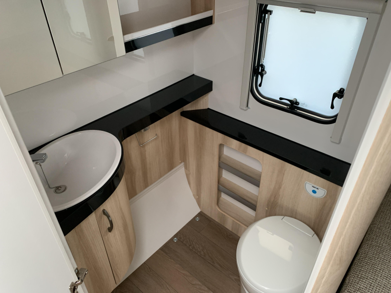 Hobby De Luxe 460 SFF Luifel/TV steun/1500kg  foto: 6