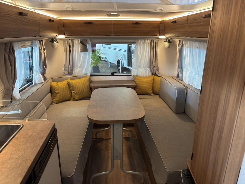 Eriba Touring 540 Legend Hampton Zilver  foto: 9