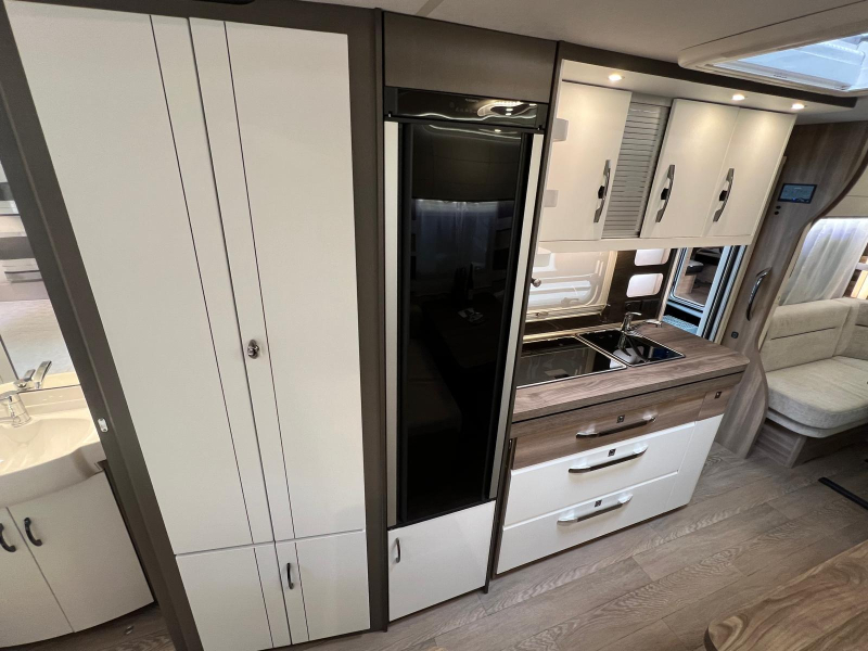 Hobby Excellent Edition 650 KMFE 2X Auto.mover, Airco, TV  foto: 14