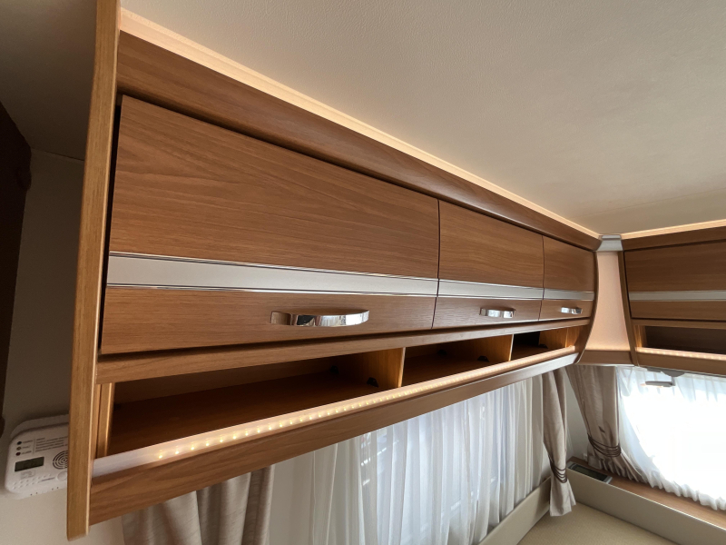 Dethleffs Nomad 470 ER ENKELE BEDDEN-NETJES  foto: 11