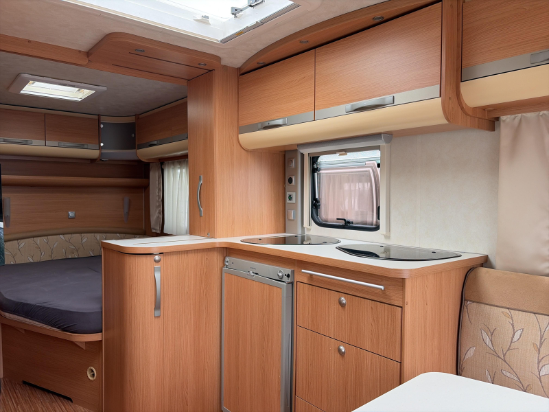 Adria Adora 512 UP Mover/Luifel/Fietsdr.  foto: 7
