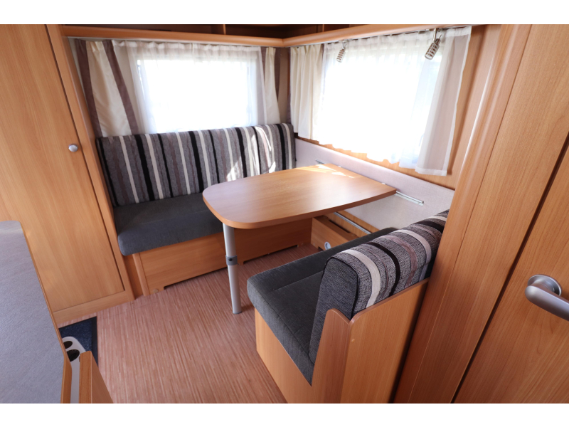 Knaus Sport 420 QD Special/ Mover/ Voortent  foto: 9