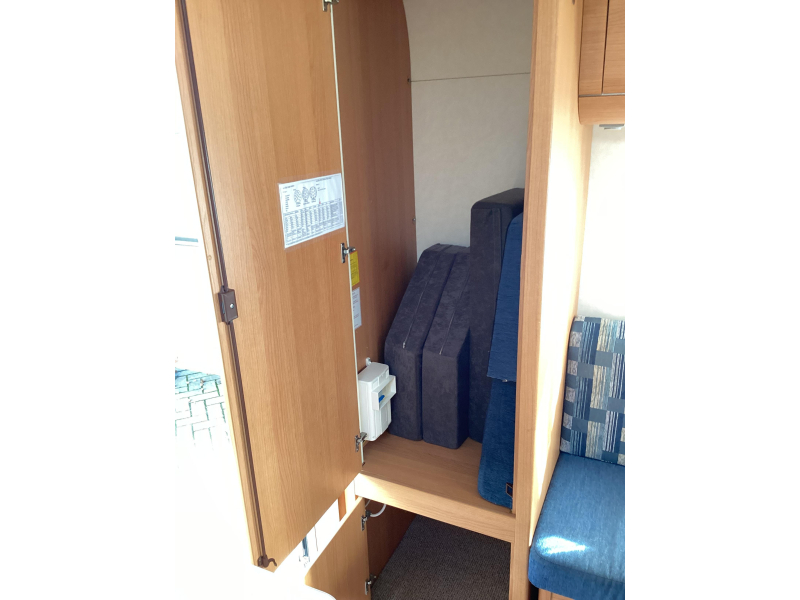 Knaus Sport 420 QD mover/ voortent  foto: 16