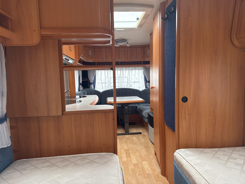 Hobby De luxe Easy 495 UL Mover/Fietsdr./Voortent  foto: 7