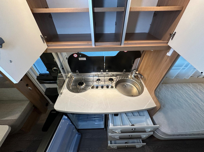 Hobby De Luxe 460 LU foto: 7