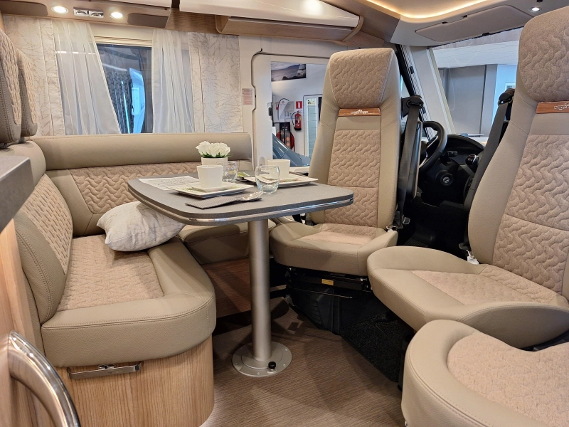 Carthago C1-Tourer 141 KB-LE 2 APARTE BED-180PK-AUTOM  foto: 20