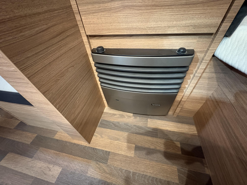 Weinsberg CaraOne Edition HOT 390 QD voortent | ex-verhuur  foto: 15