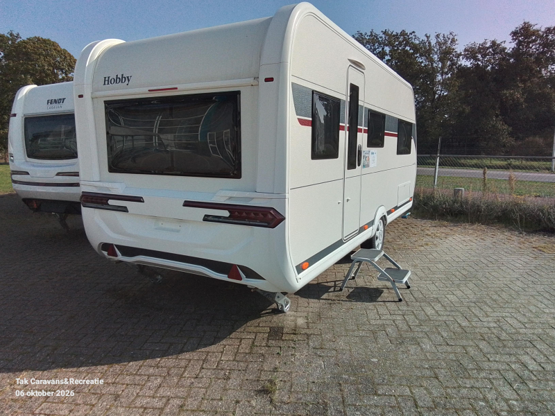 Hobby De Luxe 495 UL model 2027 aparte bedden 