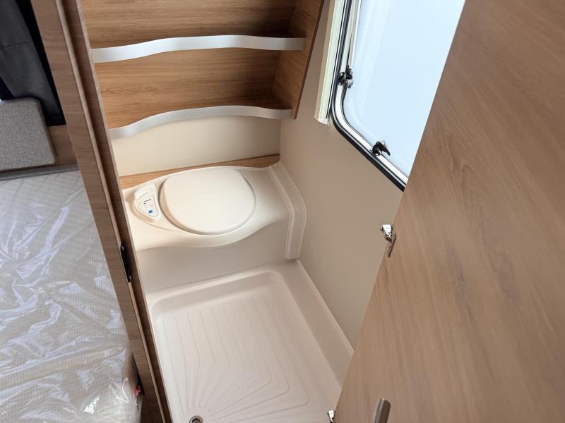 Knaus Sudwind Black Selection 450 FU  foto: 8