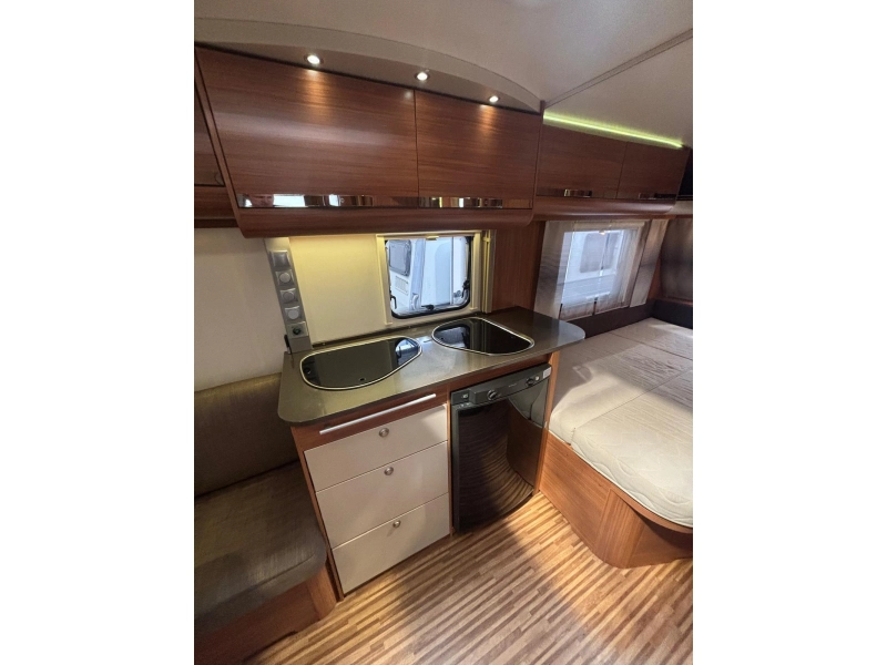 Adria Adora 462 PU voortent, fietsenrek.  foto: 7
